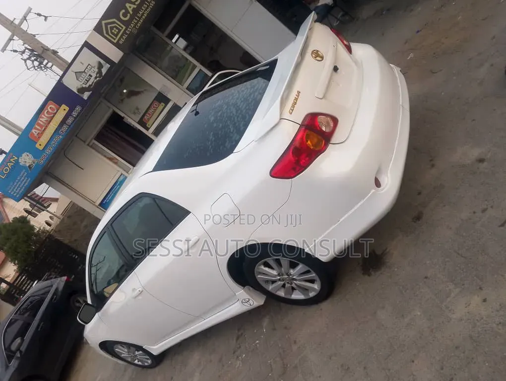 Toyota Corolla 2010 White