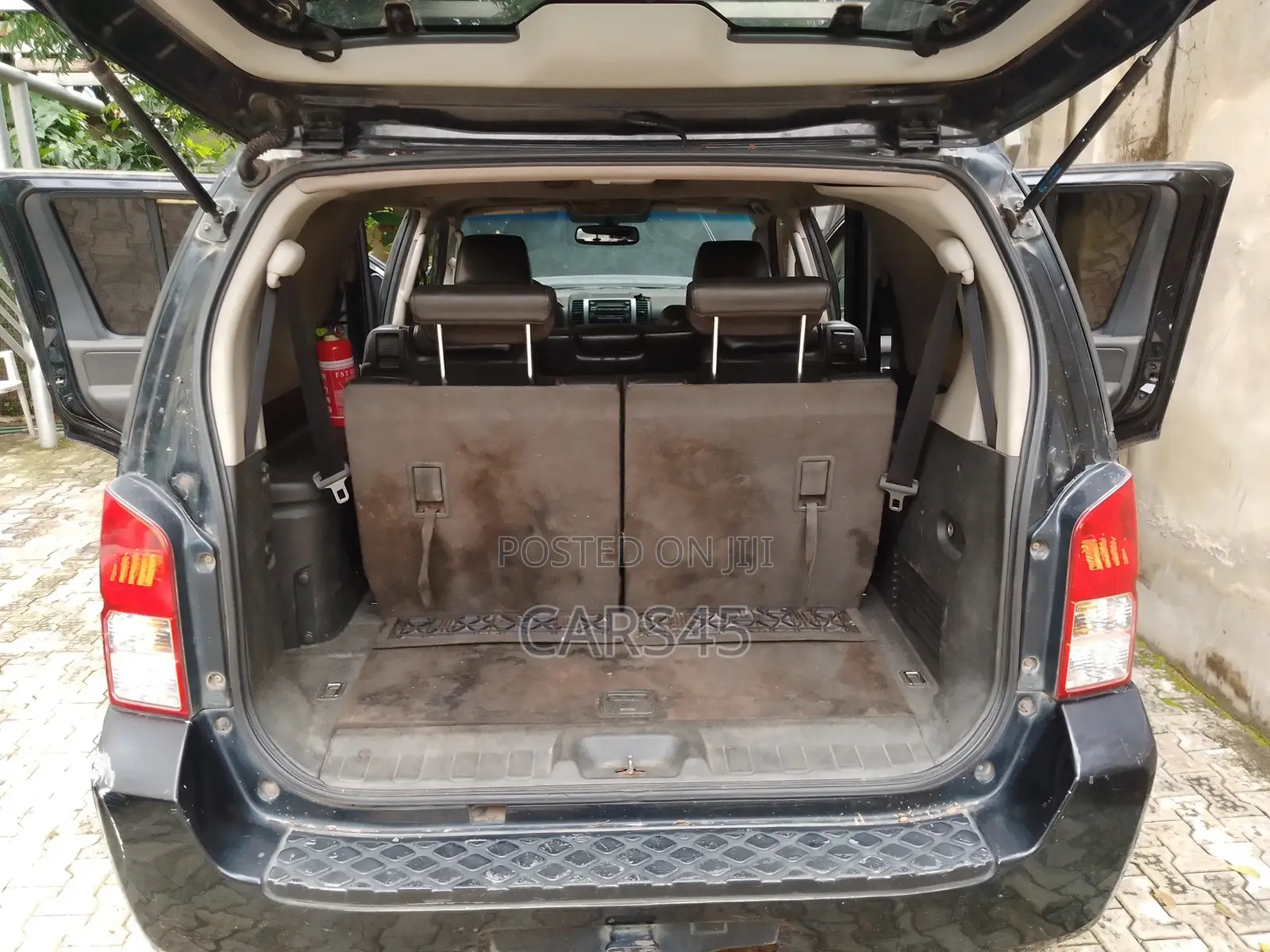 Nissan Pathfinder 2006 Black