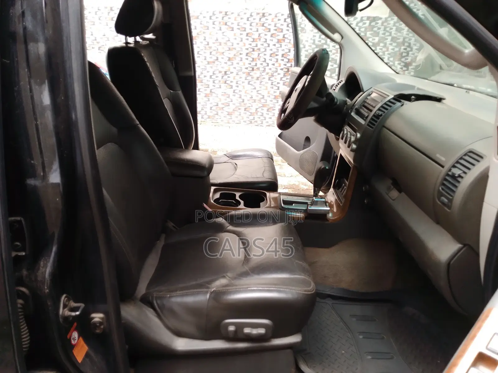 Nissan Pathfinder 2006 Black