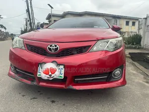 Toyota Camry XLE V6 4dr Sedan (3.5L 6cyl 6A) 2013 Red