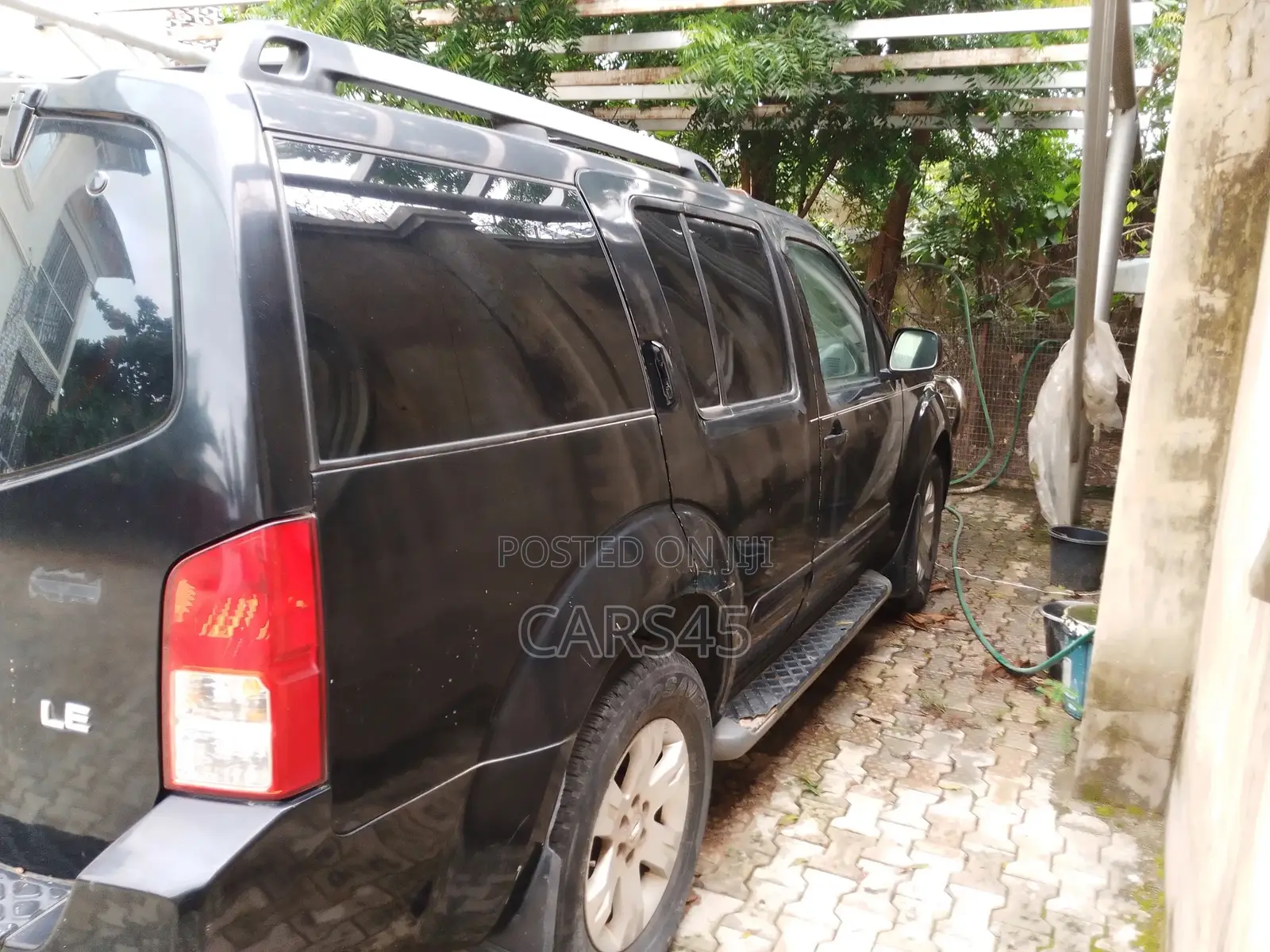 Nissan Pathfinder 2006 Black
