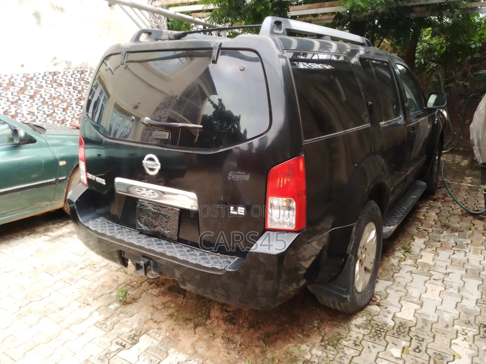 Nissan Pathfinder 2006 Black