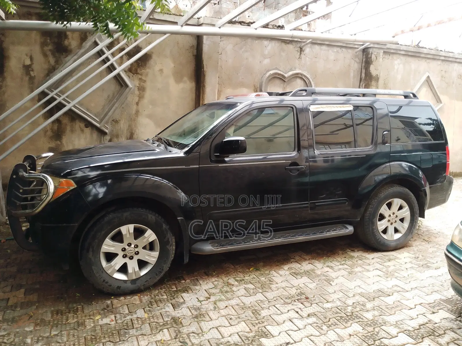 Nissan Pathfinder 2006 Black