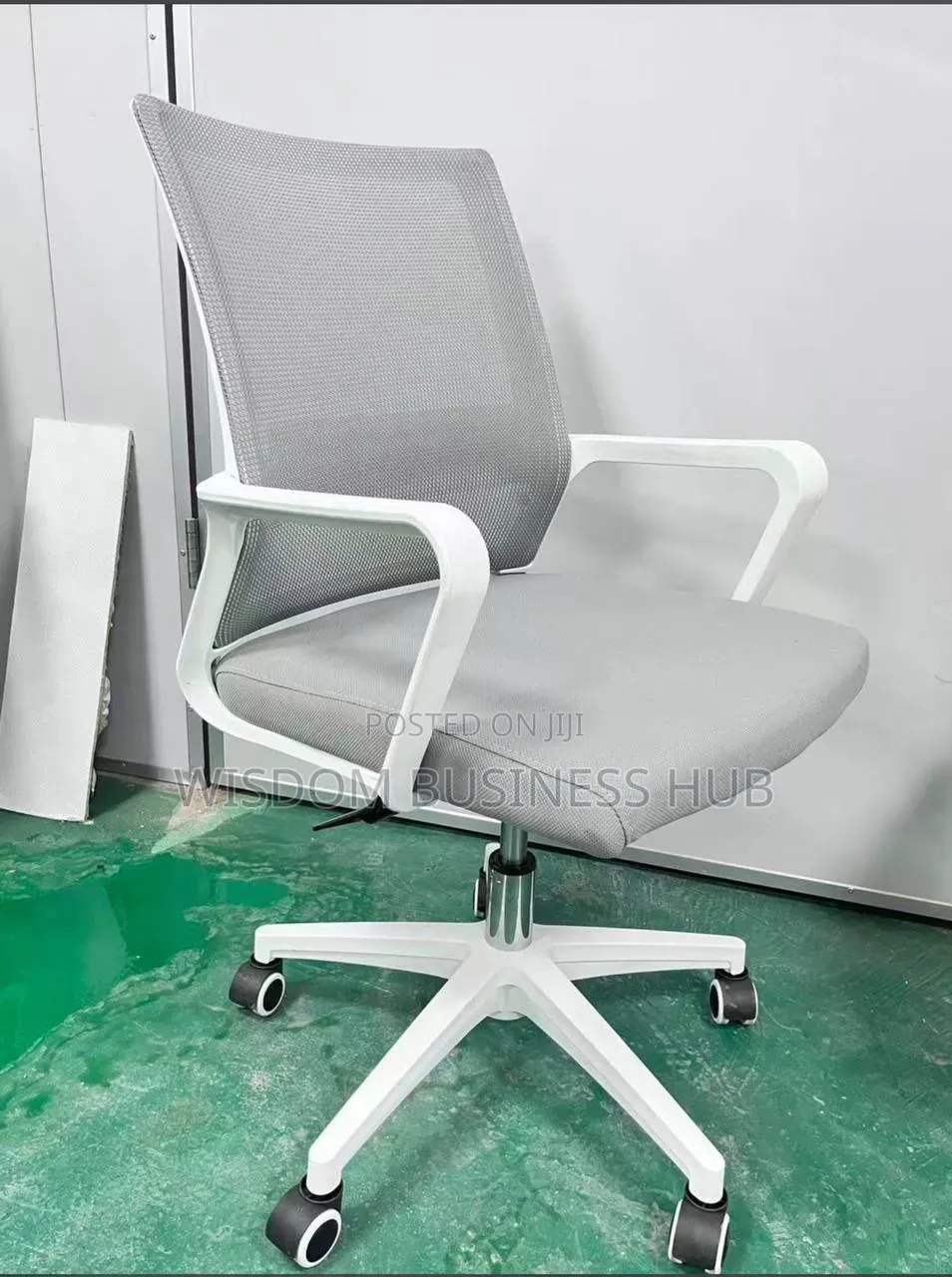Mesh Back Office Chair With White Frame