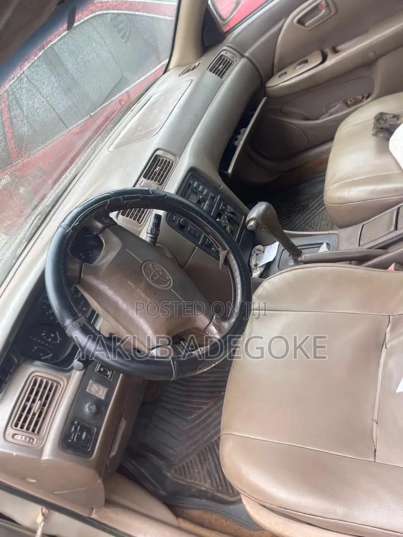Toyota Camry 2000 Silver