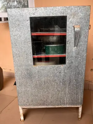Baking Oven With Cake Pan