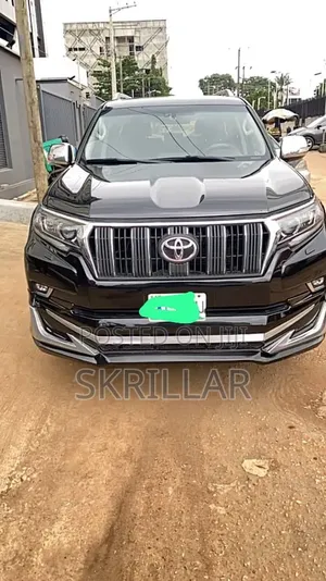 Toyota Land Cruiser Prado 2022 Black