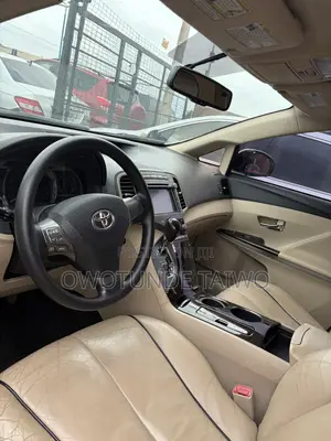 Toyota Venza 2010 White