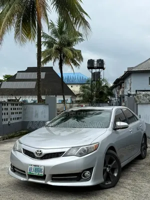 Toyota Camry 2012 Silver