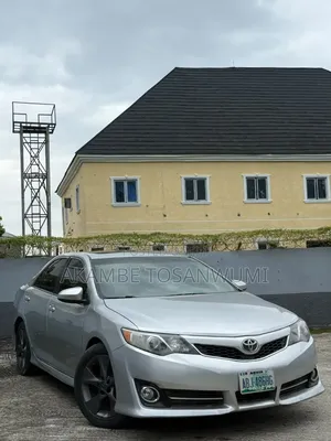 Toyota Camry 2012 Silver