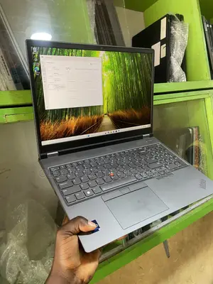 Laptop Lenovo ThinkPad P15s 32GB Intel Core i7 SSD 512GB