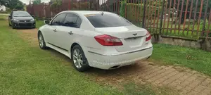 Hyundai Genesis 2012 White