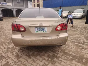 Toyota Corolla 1.8 LE 2008 Gold