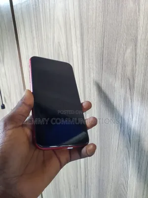 Apple iPhone XR 64 GB Red