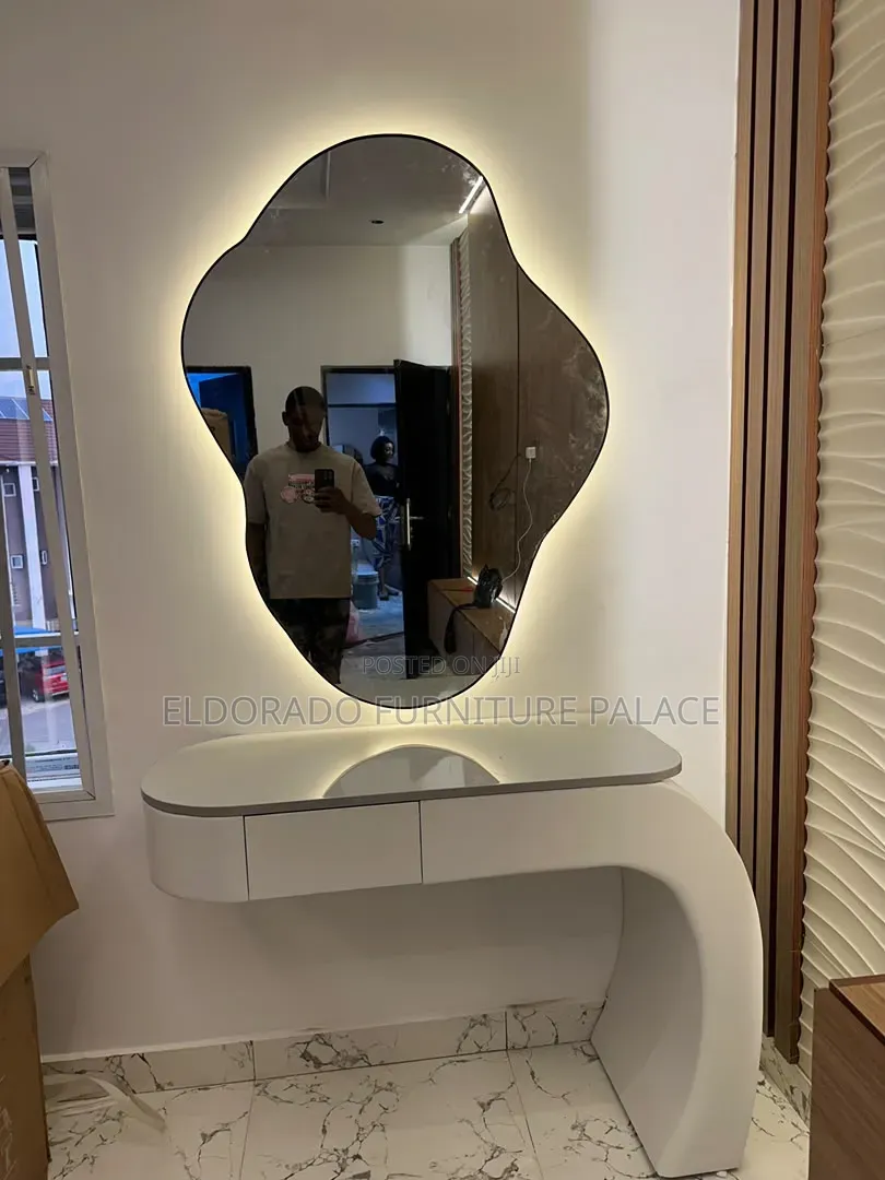 Stylish Curve Design Mirror Console