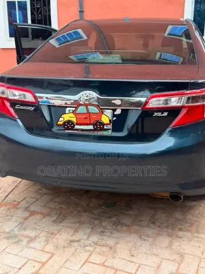 Toyota Camry XLE 4dr Sedan (2.5L 4cyl 6A) 2014
