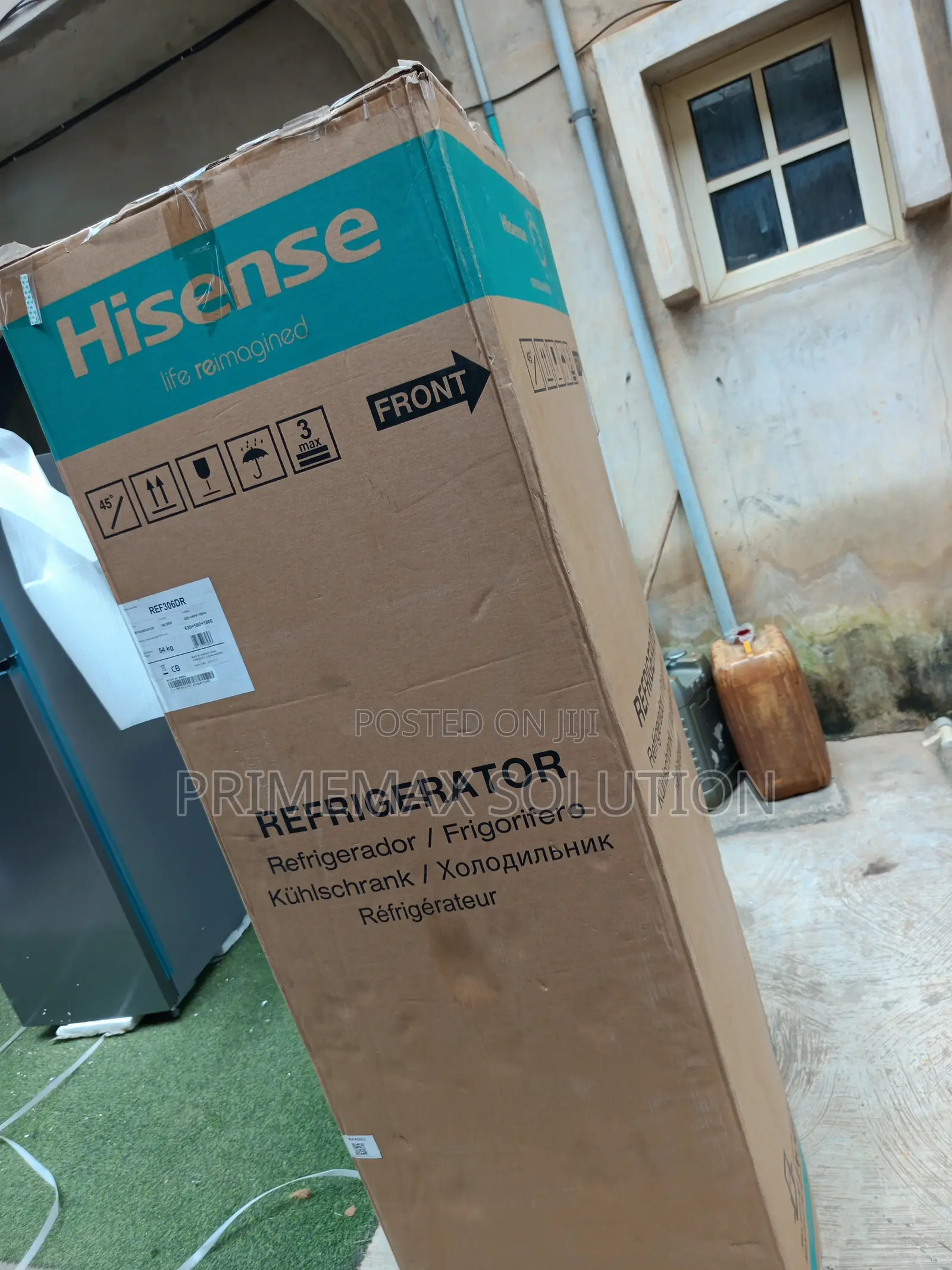 Hisense 306DR Top Freezer Fridge – Style Meets Function