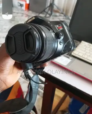 Canon EOS 550D Camera Body + Lens (Lens Needs Repair)