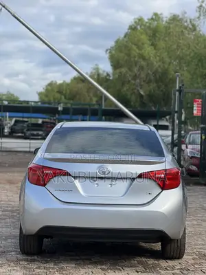 Toyota Corolla SE 4dr Sedan (1.8L 4cyl CVT) 2017 Silver