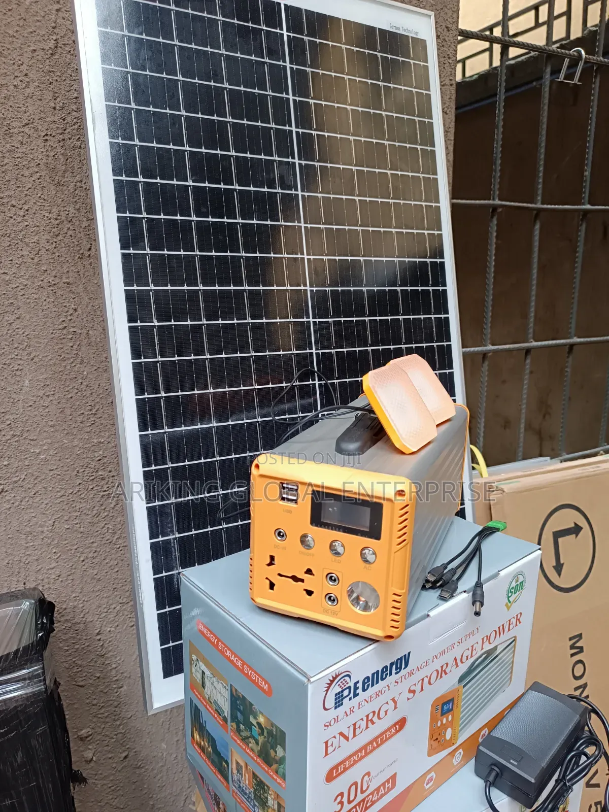 Portable Emergency Solar Power Supply