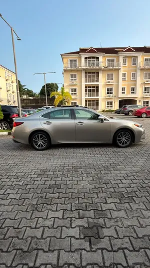 Lexus ES 2018 Gray