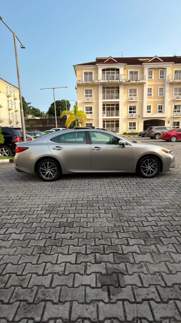 Lexus ES 2018 Gray