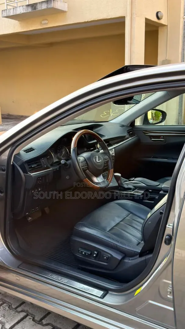 Lexus ES 2018 Gray