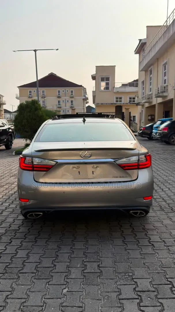 Lexus ES 2018 Gray