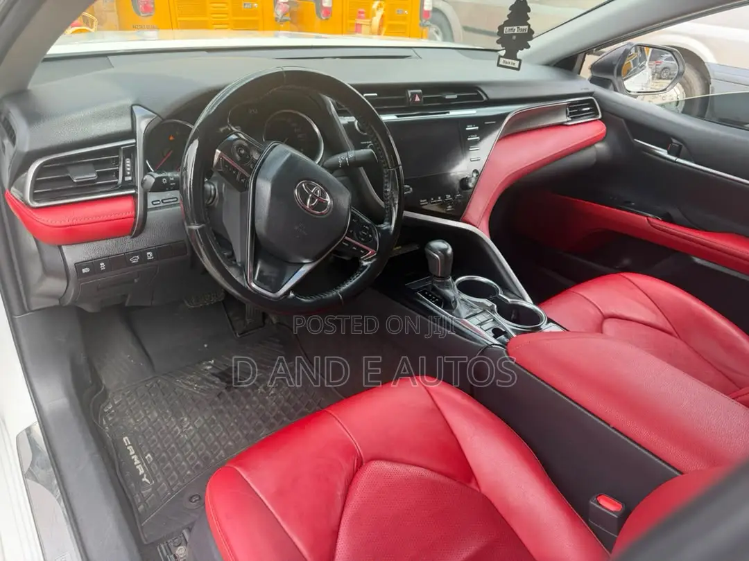 Toyota Camry 2019 White