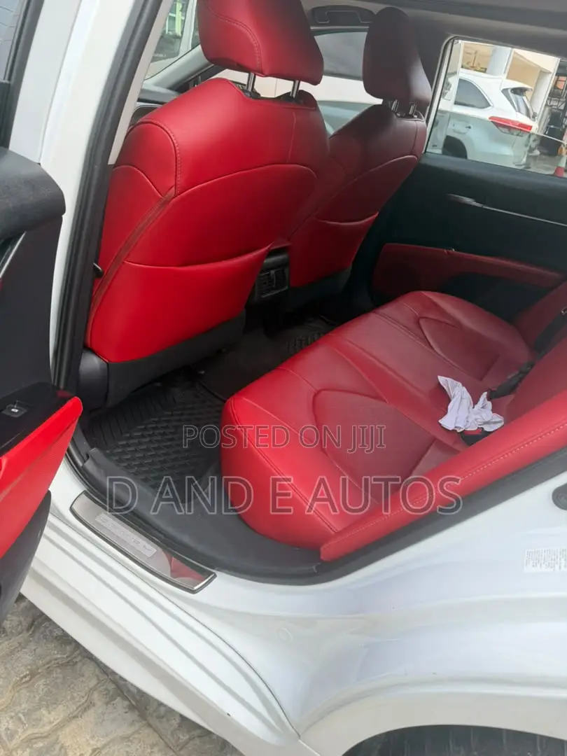 Toyota Camry 2019 White