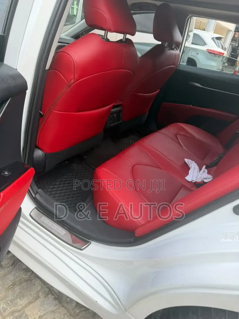 Toyota Camry 2019 White