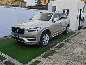 Volvo XC90 T6 Momentum 4dr SUV AWD (2.0L 4cyl Twincharger 8A) 2016 Gold