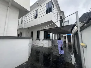 5bdrm Duplex in Chevron for rent