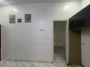 5bdrm Duplex in Chevron for rent