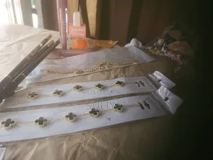 Beautiful Waist Beads and Earrings for Ladies