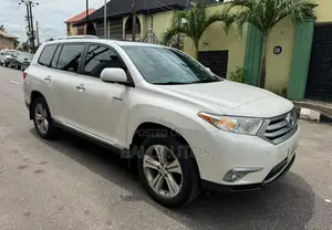 Toyota Highlander Limited 2012 White