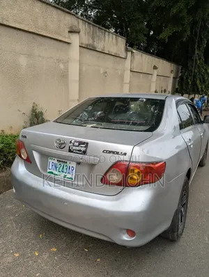 Toyota Corolla 2010 Silver