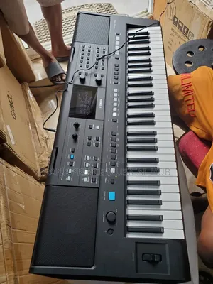 Yamaha PSR-E483 Musical Keyboard Workstation