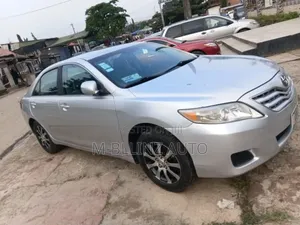 Toyota Camry 2010 Silver