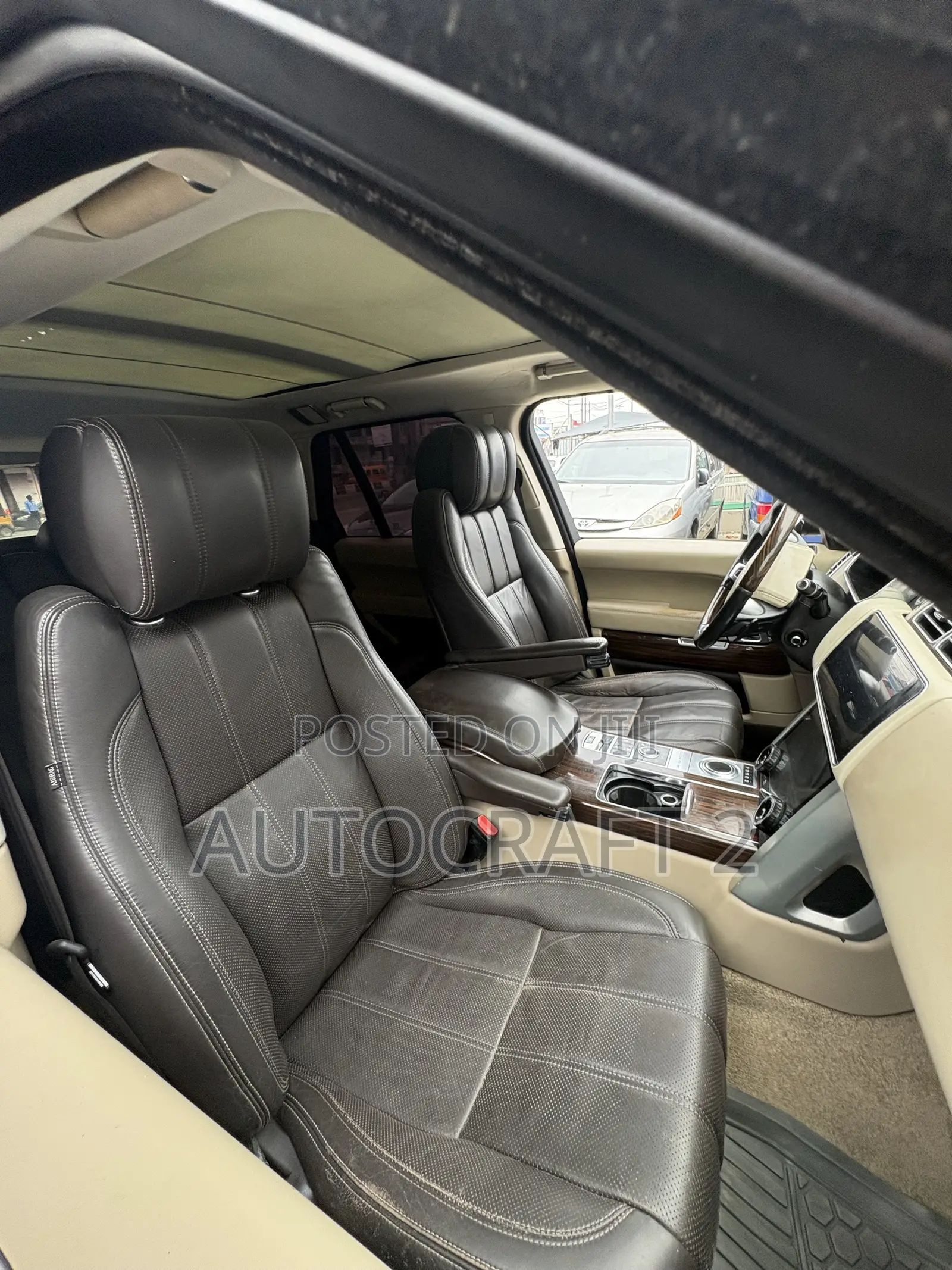 Land Rover Range Rover Vogue 2014 Black