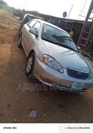 Toyota Corolla 2004 Silver