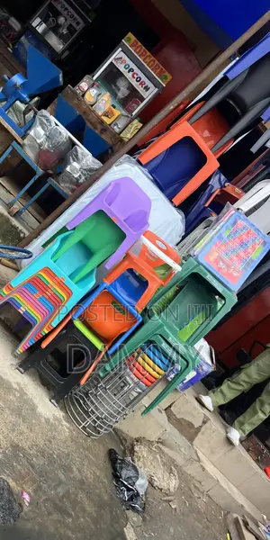 CHILDREN Quality Plastic Chairs