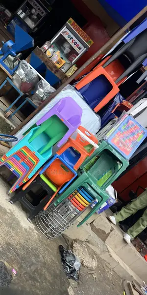 CHILDREN Quality Plastic Chairs