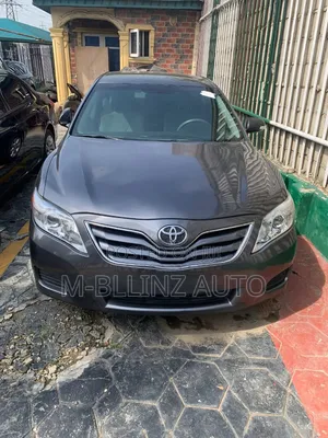 Toyota Camry 2011 Gray