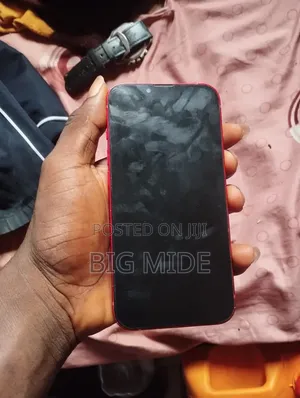 Apple iPhone 13 128 GB Red