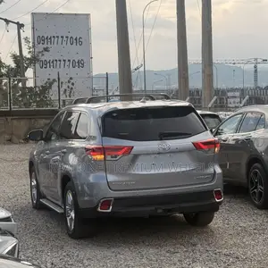 Toyota Highlander Limited V6 4x4 (3.5L 6cyl 6A) 2016 Silver