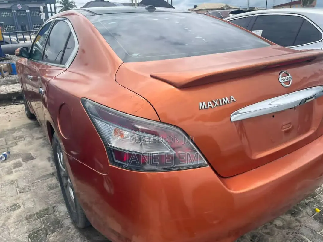 Nissan Maxima 2012 Orange