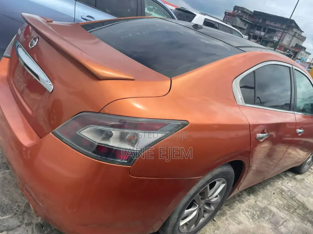 Nissan Maxima 2012 Orange