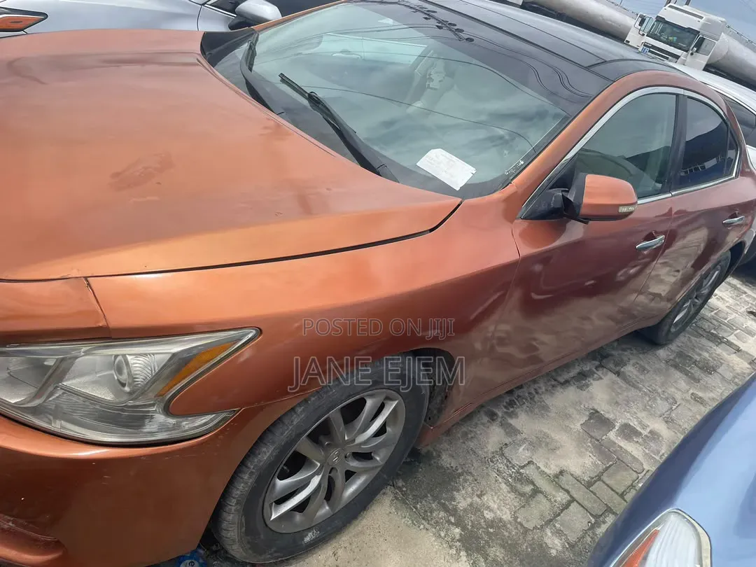 Nissan Maxima 2012 Orange