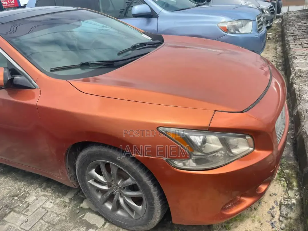 Nissan Maxima 2012 Orange